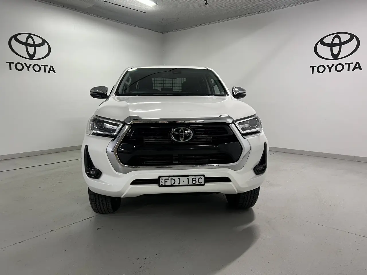 2023 TOYOTA HILUX Gallery Image 2