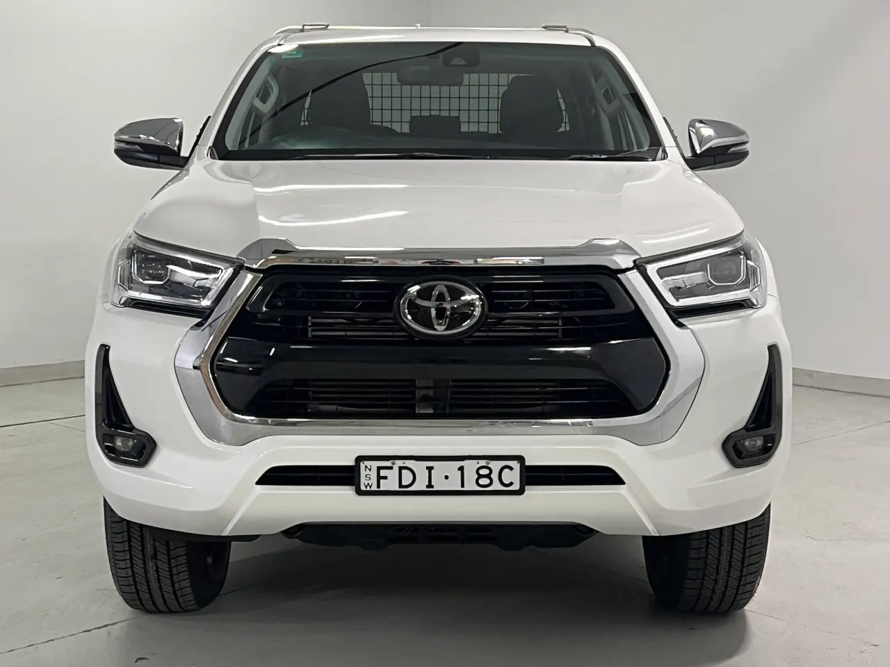 2023 TOYOTA HILUX Gallery Image 3