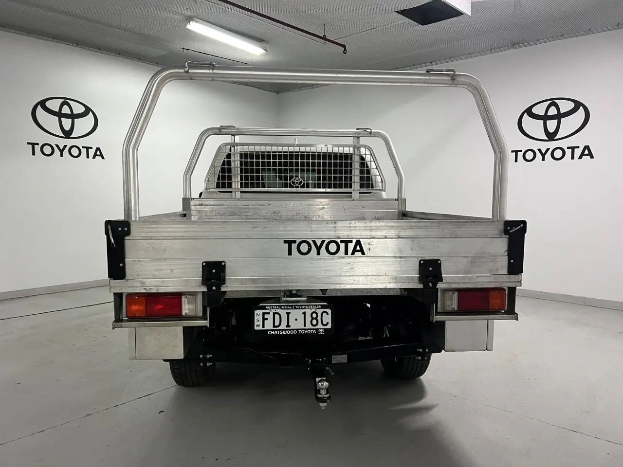 2023 TOYOTA HILUX Gallery Image 6