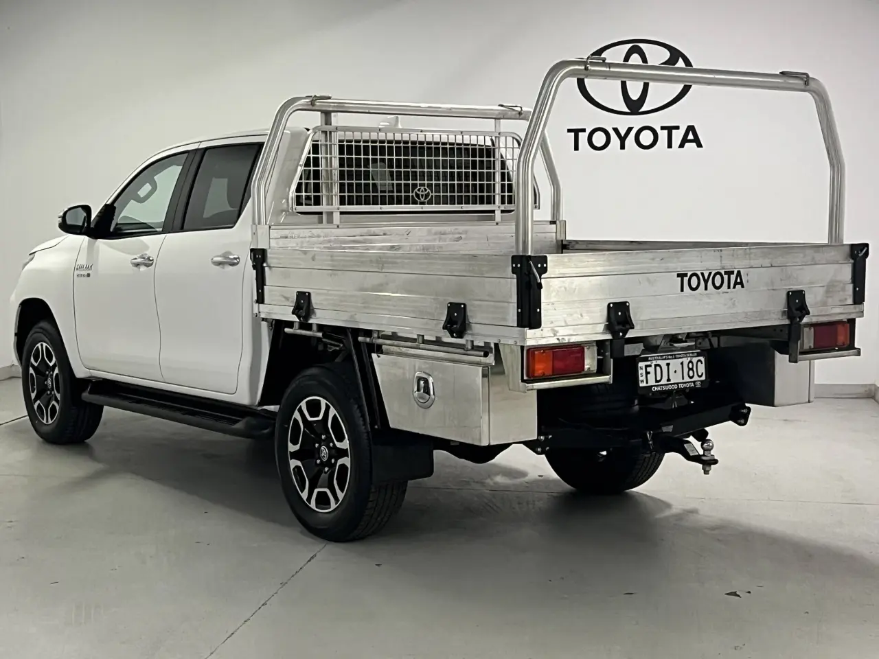 2023 TOYOTA HILUX Gallery Image 8