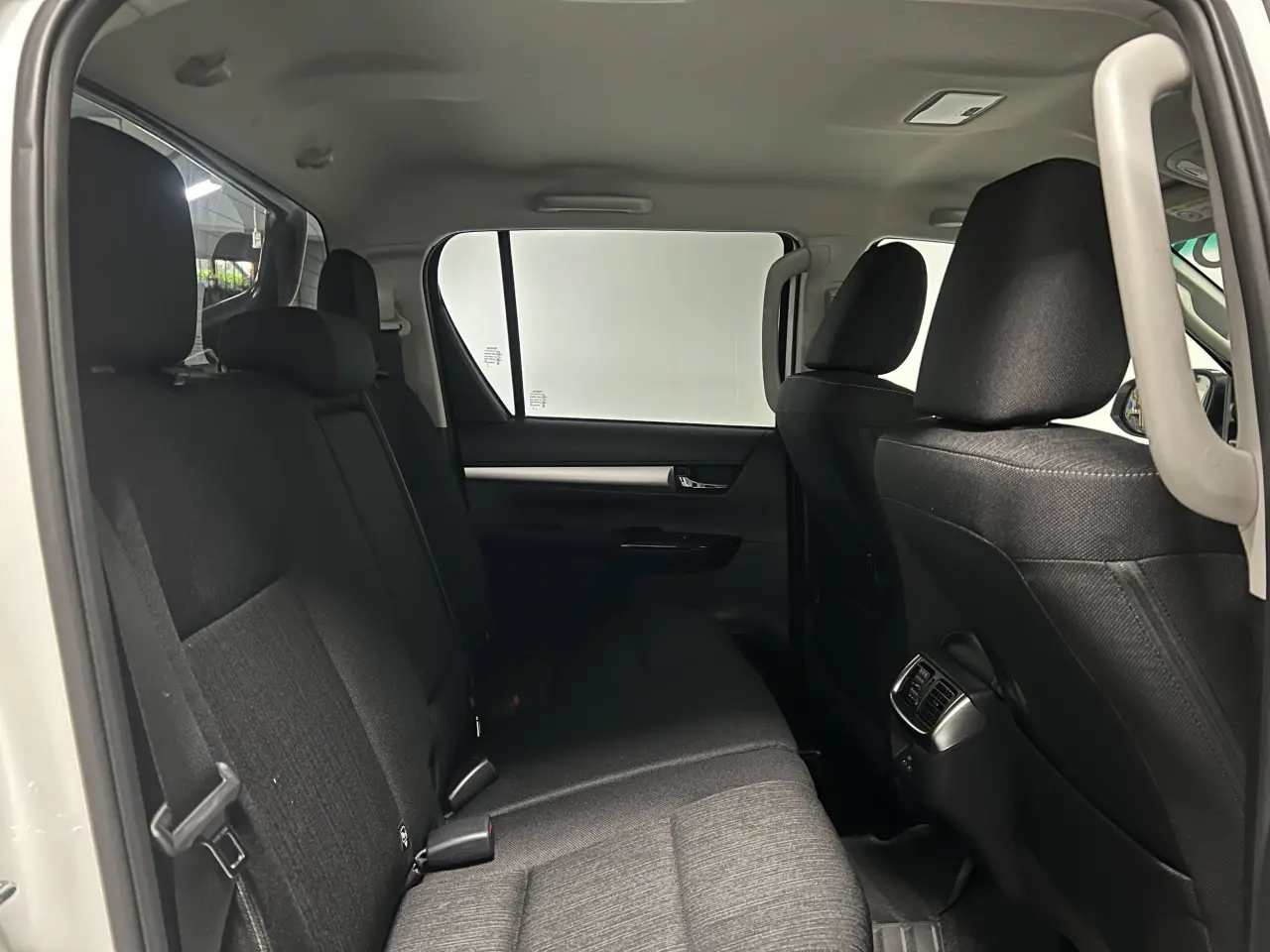 2024 TOYOTA HILUX Gallery Image 11