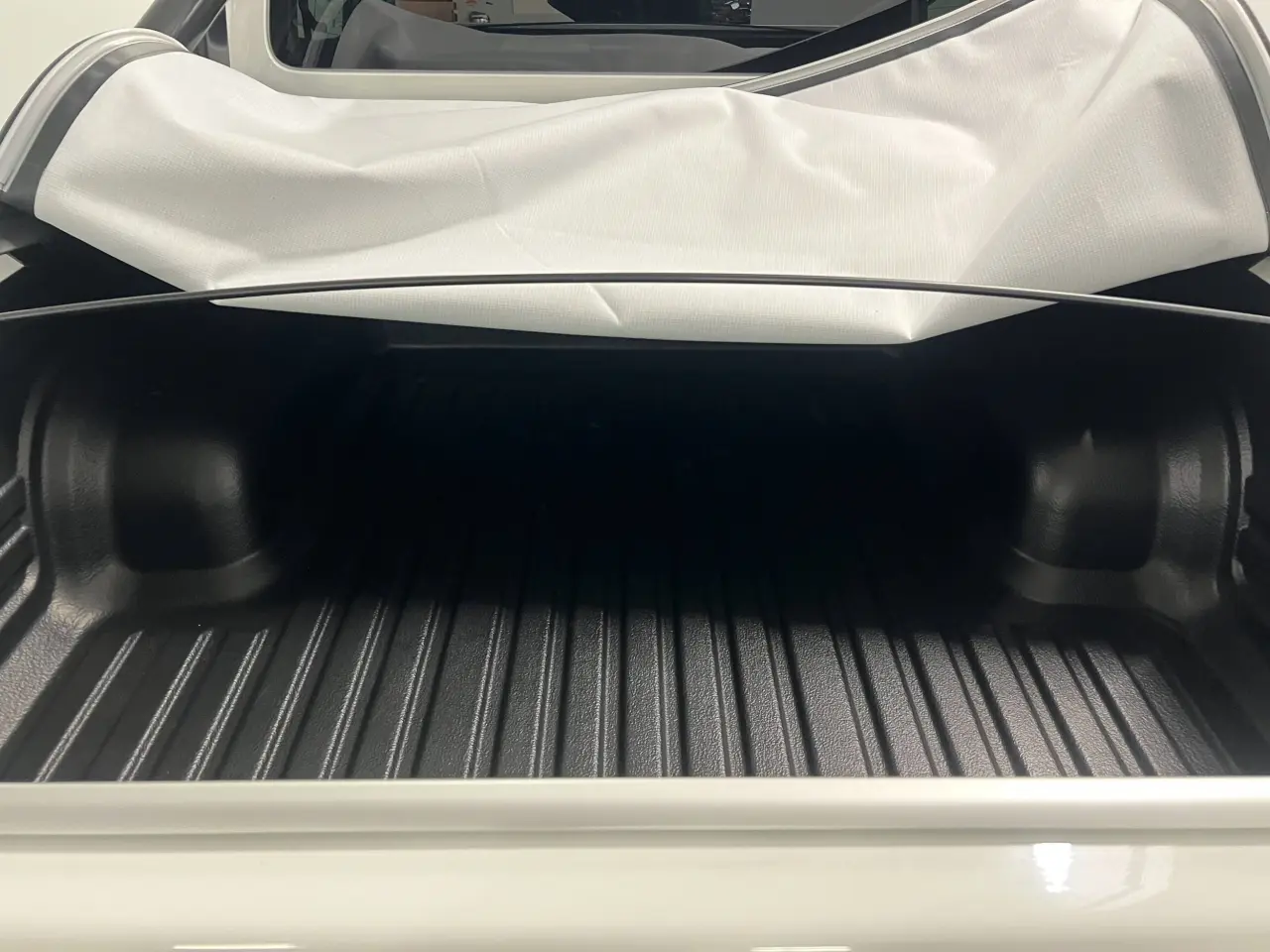 2024 TOYOTA HILUX Gallery Image 12