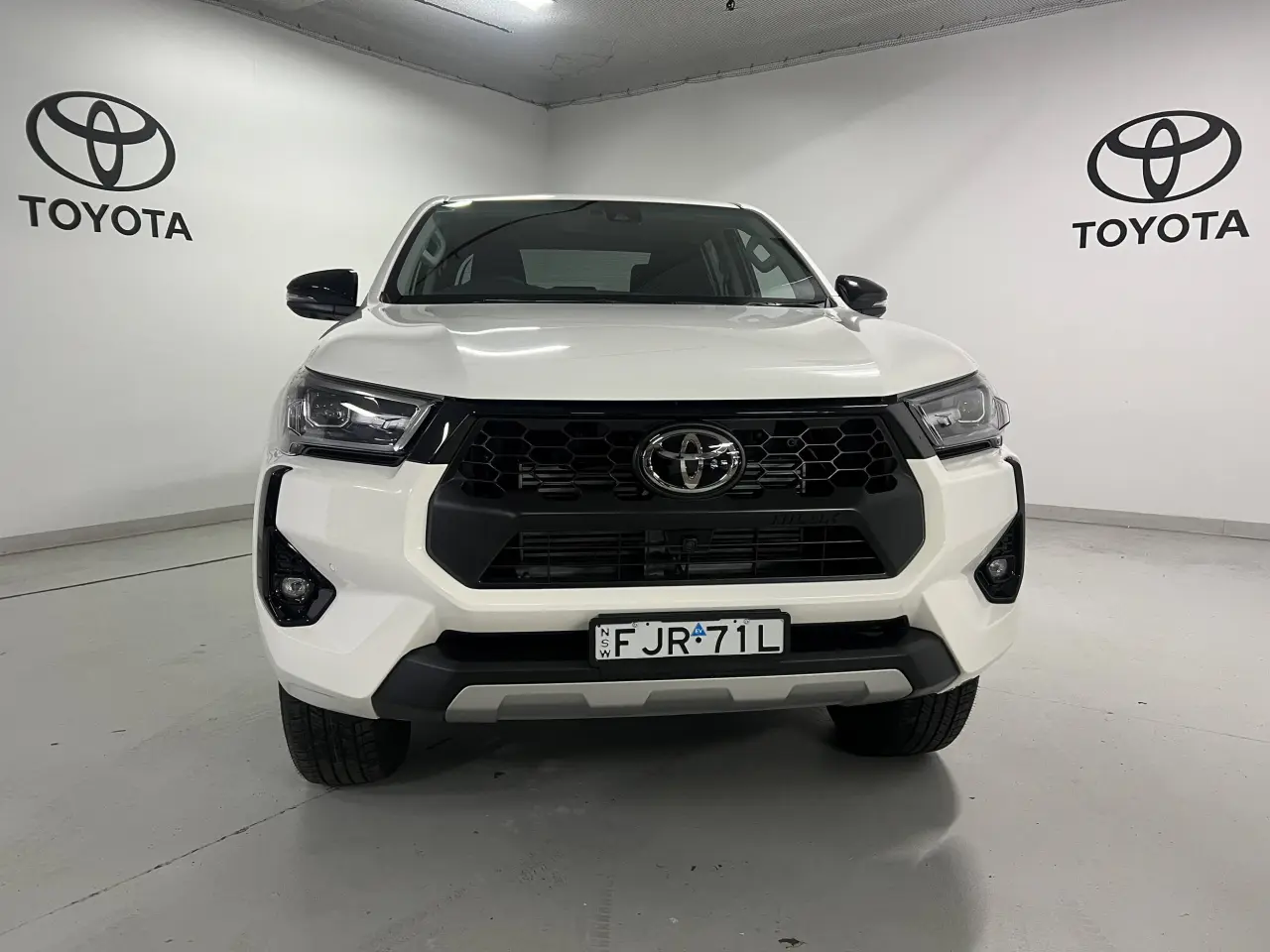 2024 TOYOTA HILUX Gallery Image 2