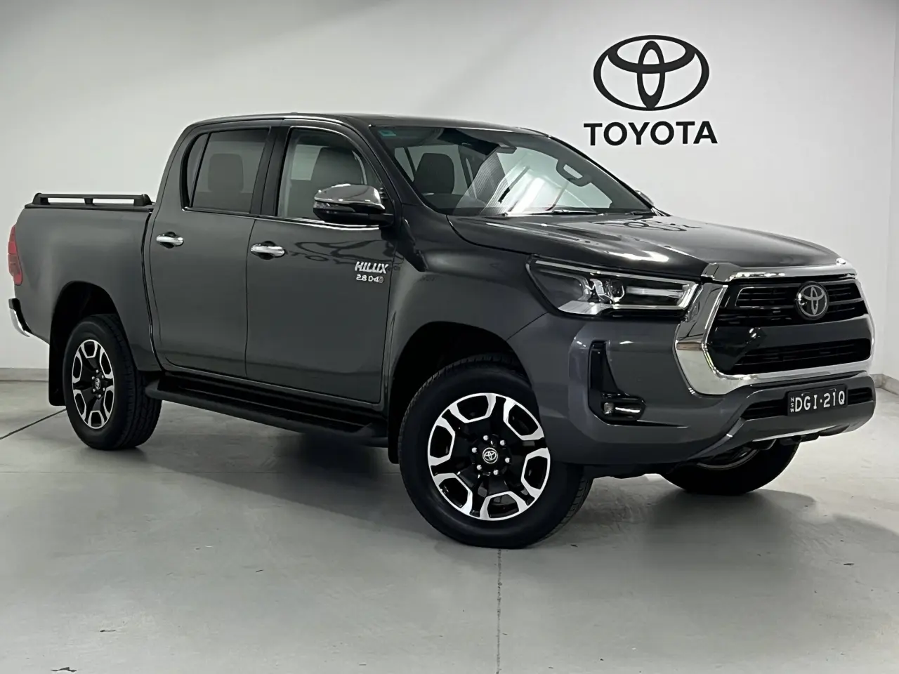 2022 TOYOTA HILUX Gallery Image 1