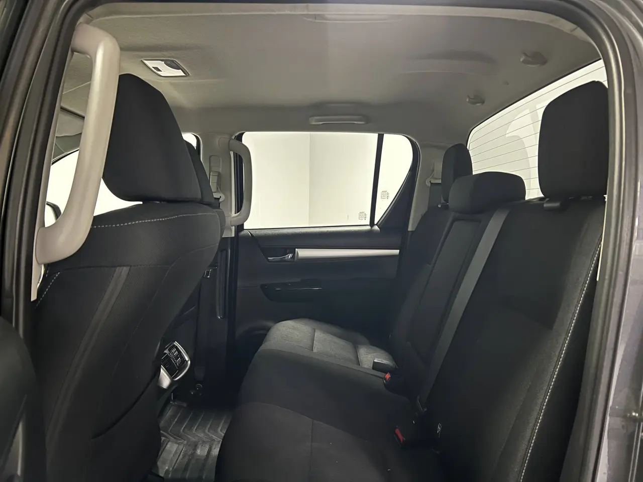 2022 TOYOTA HILUX Gallery Image 14