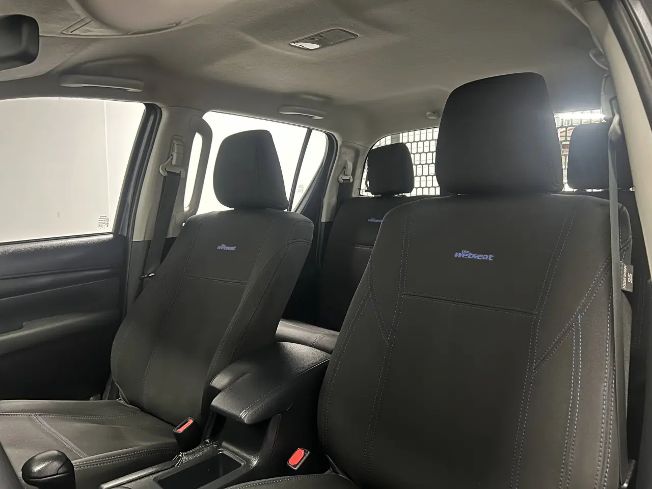 2023 TOYOTA HILUX Gallery Image 15