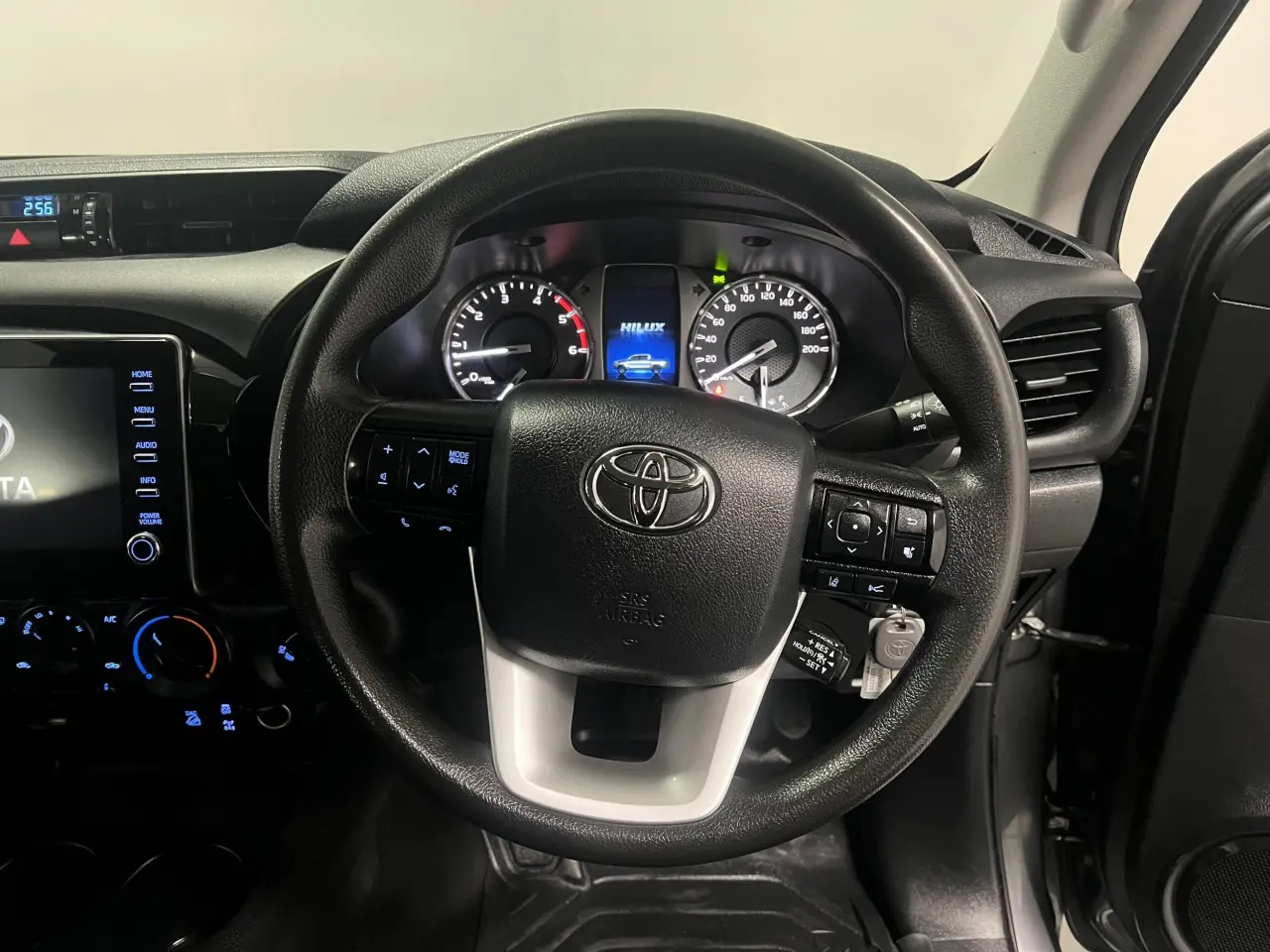 2023 TOYOTA HILUX Gallery Image 16