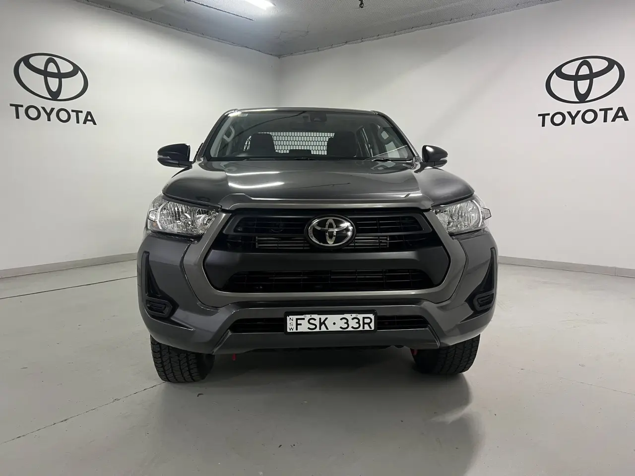 2023 TOYOTA HILUX Gallery Image 2