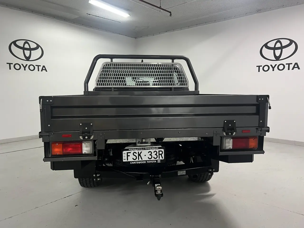 2023 TOYOTA HILUX Gallery Image 6