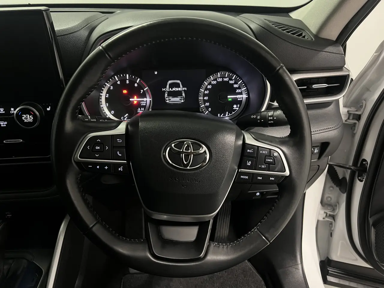 2022 TOYOTA KLUGER Gallery Image 17