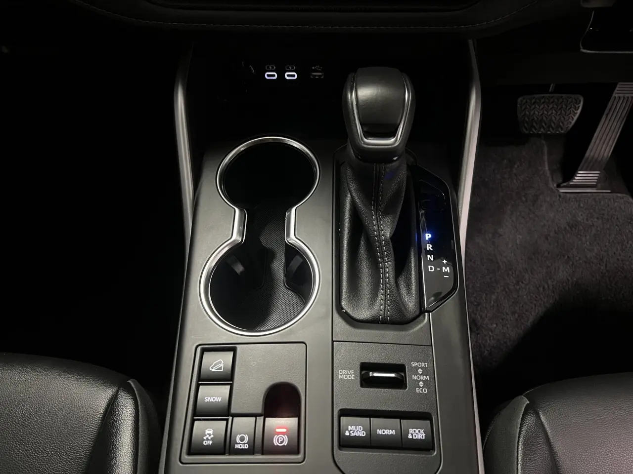 2022 TOYOTA KLUGER Gallery Image 20