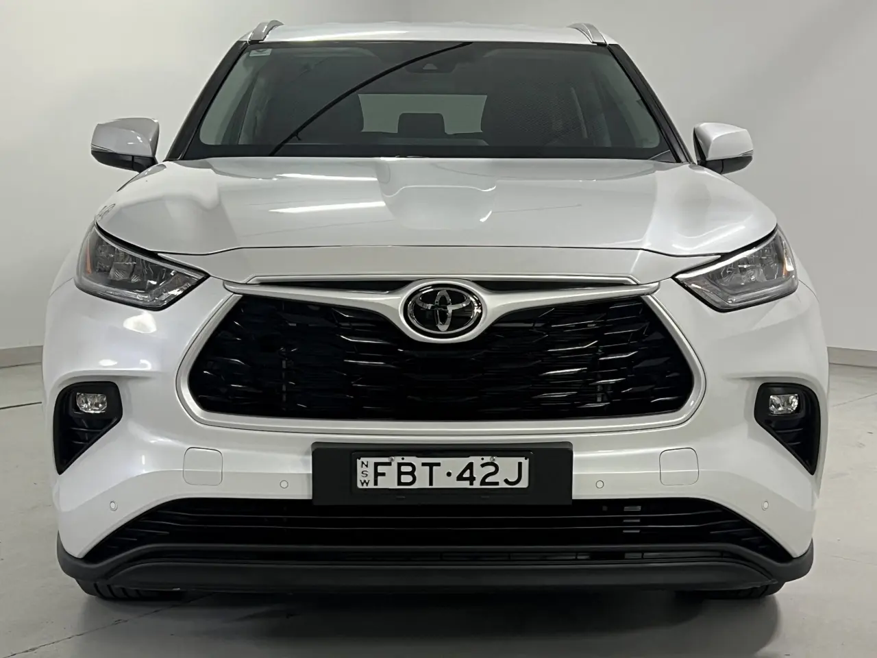 2022 TOYOTA KLUGER Gallery Image 3