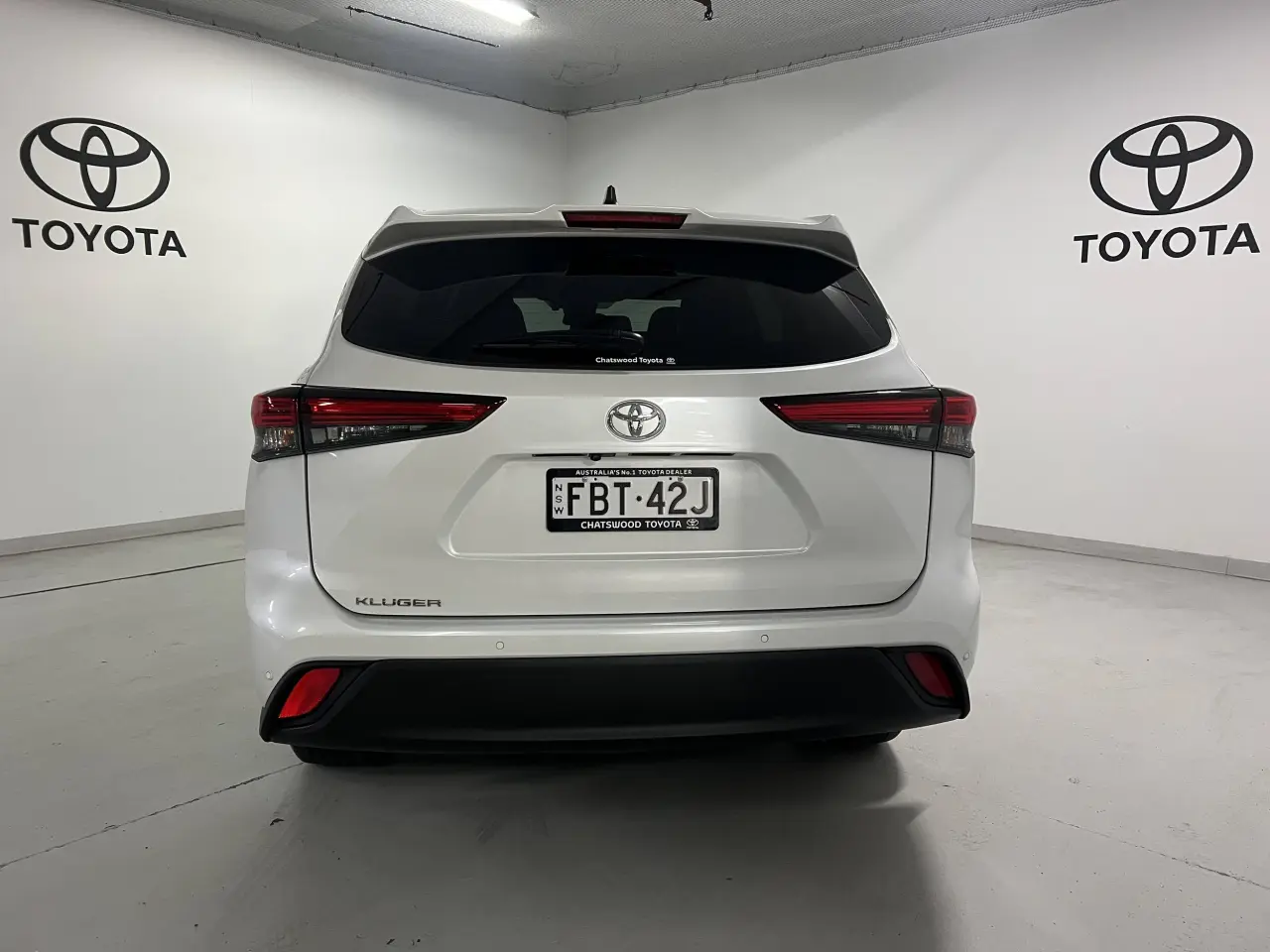 2022 TOYOTA KLUGER Gallery Image 6