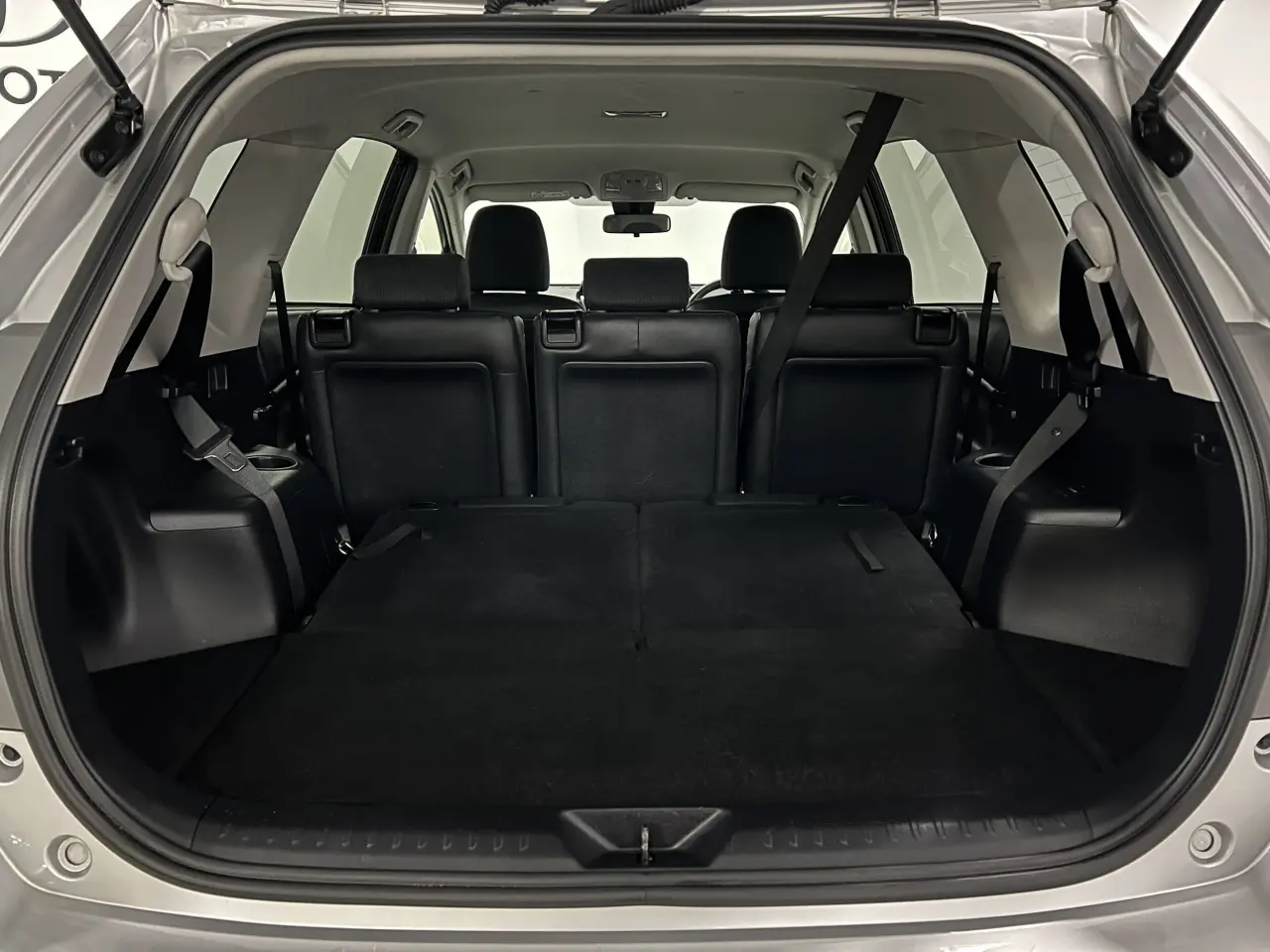2018 TOYOTA PRIUS V Gallery Image 12
