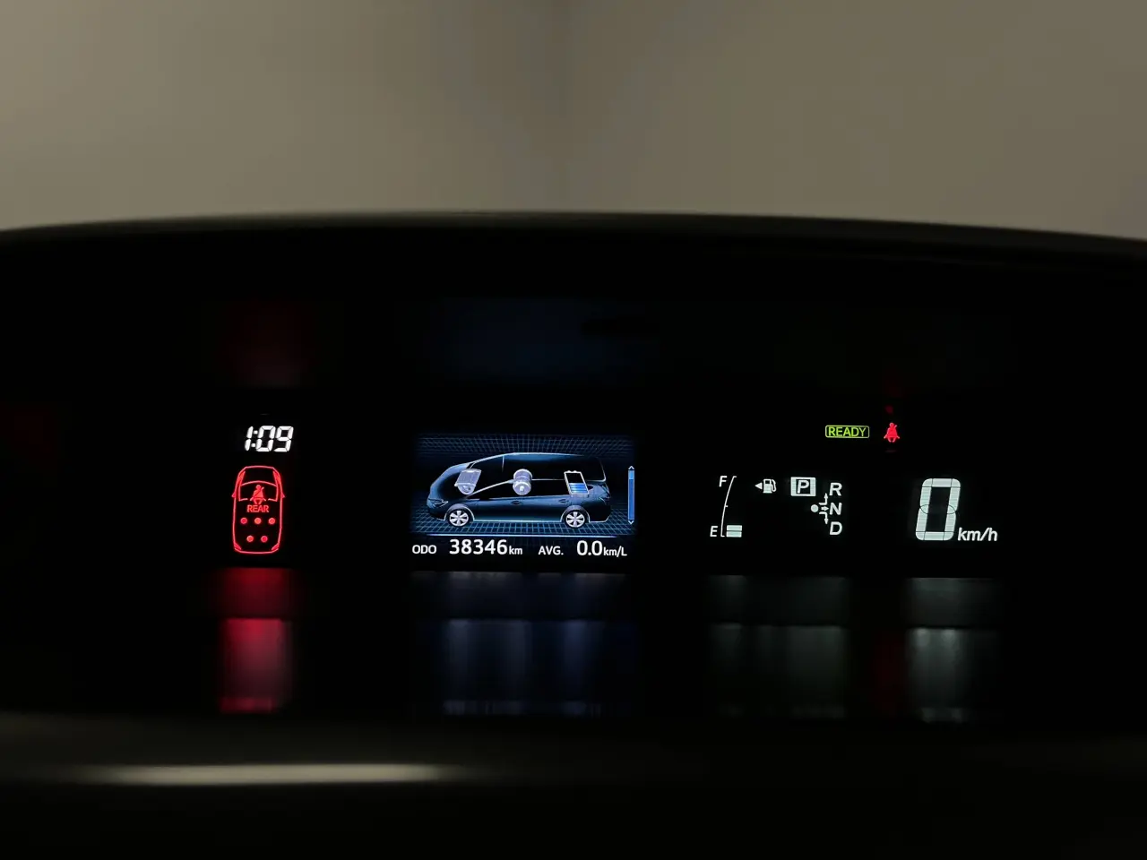 2018 TOYOTA PRIUS V Gallery Image 18