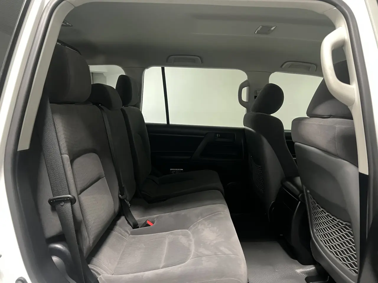 2019 TOYOTA LANDCRUISER Gallery Image 11