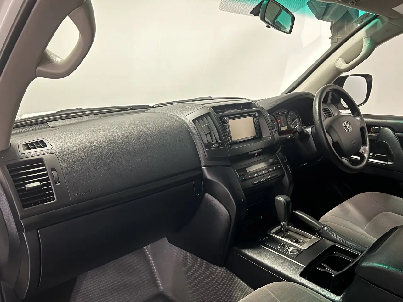 2019 TOYOTA LANDCRUISER Gallery Image 14