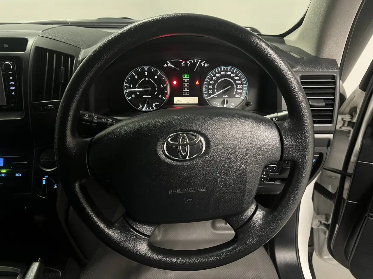 2019 TOYOTA LANDCRUISER Gallery Image 16