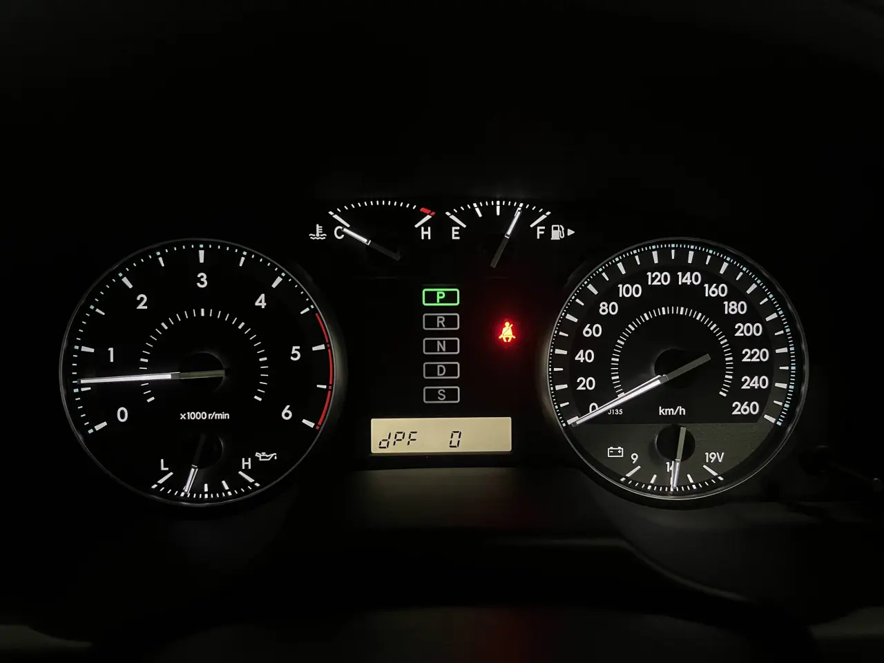 2019 TOYOTA LANDCRUISER Gallery Image 17