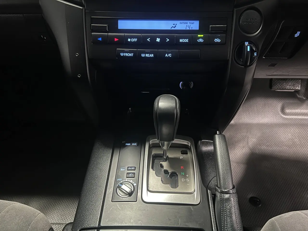 2019 TOYOTA LANDCRUISER Gallery Image 19