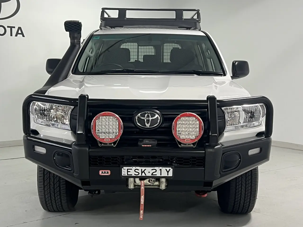 2019 TOYOTA LANDCRUISER Gallery Image 3