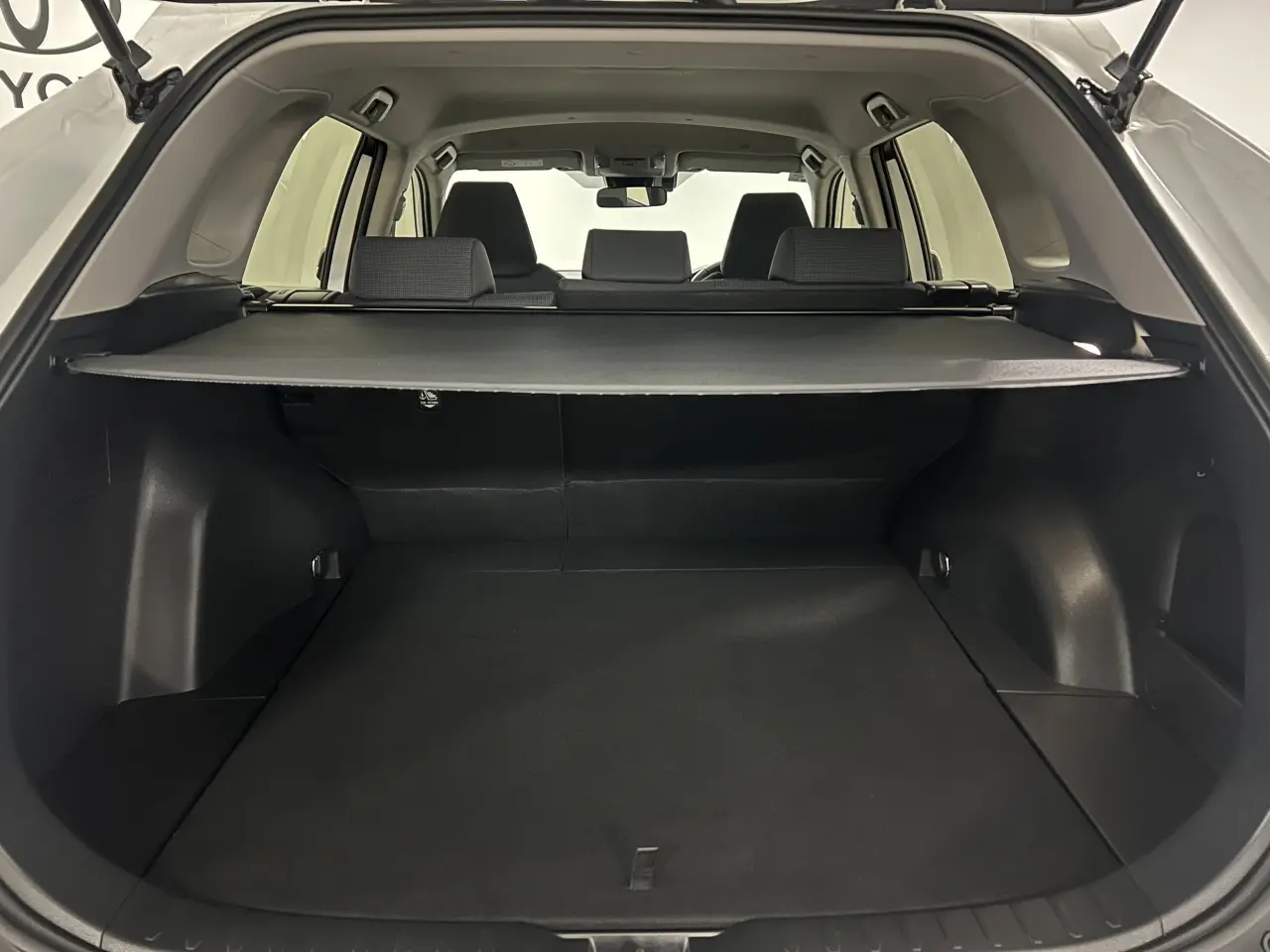 2025 TOYOTA RAV4 HYBRID Gallery Image 13
