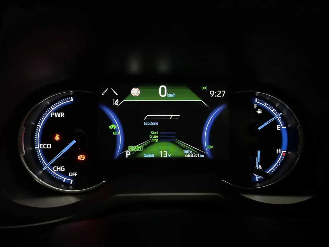 2025 TOYOTA RAV4 HYBRID Gallery Image 18