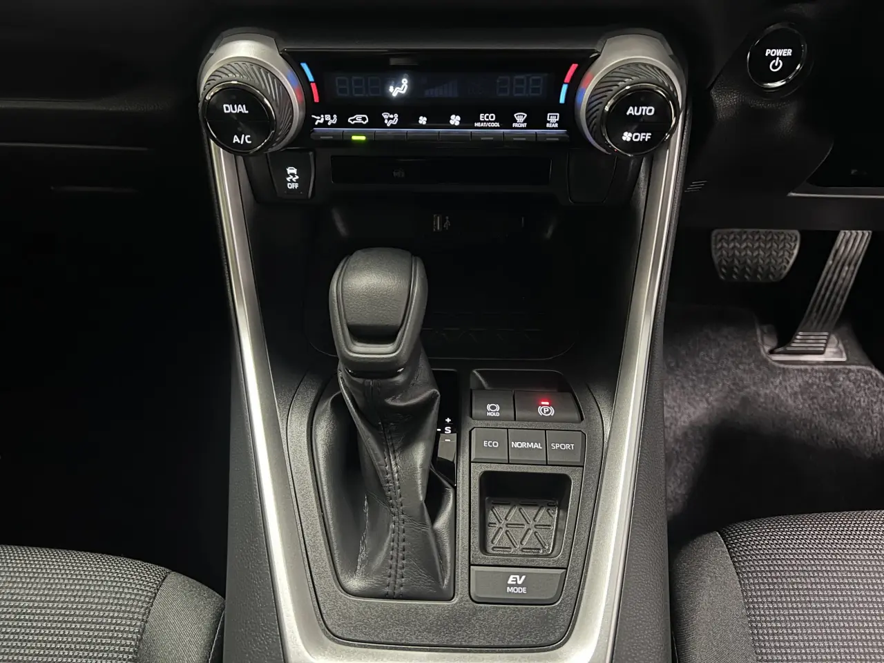 2025 TOYOTA RAV4 HYBRID Gallery Image 20
