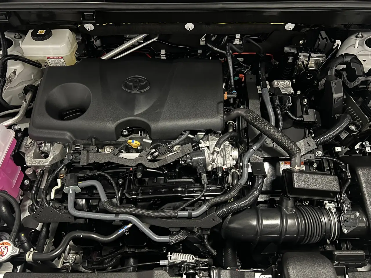 2025 TOYOTA RAV4 HYBRID Gallery Image 21