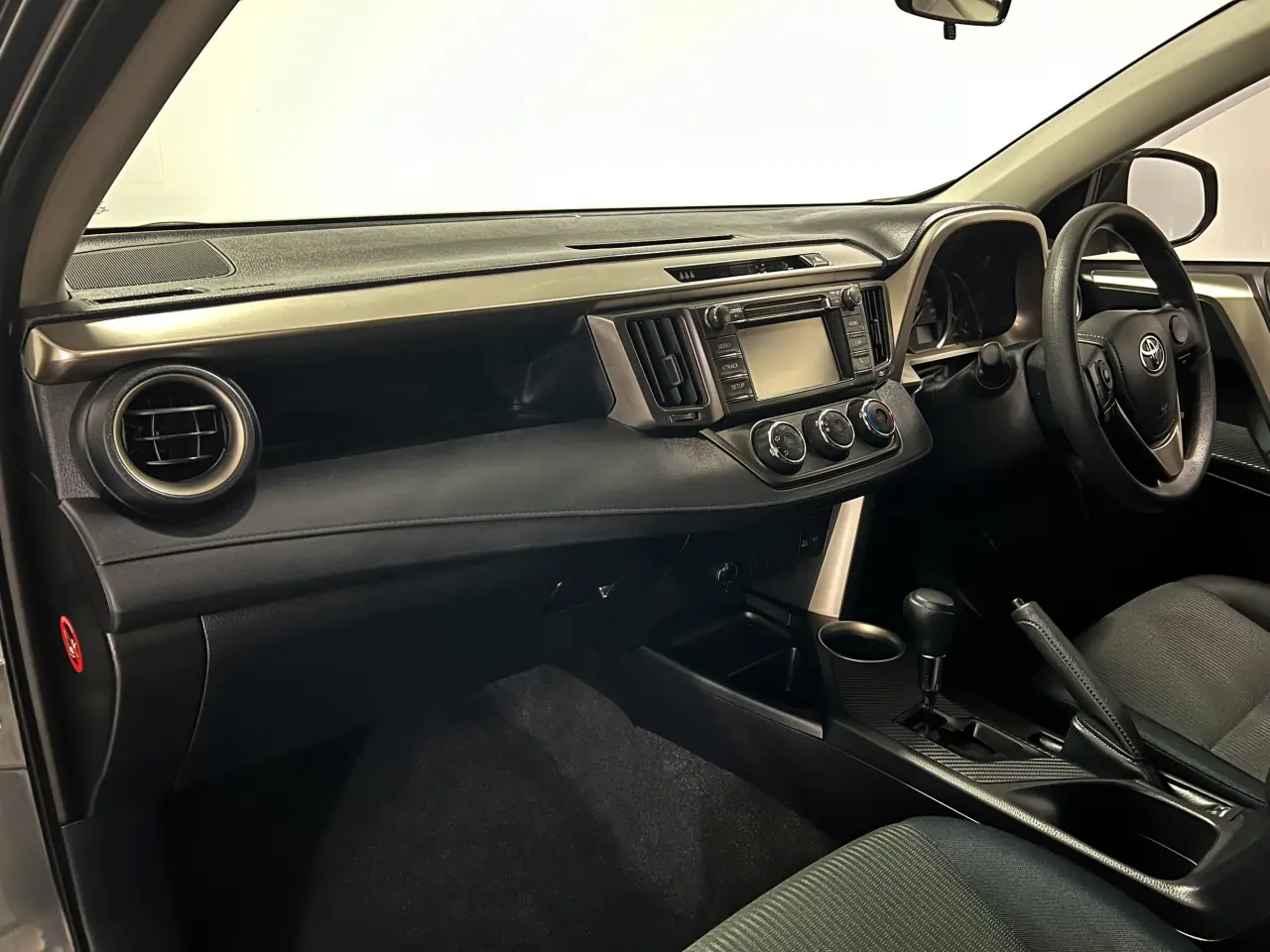 2014 TOYOTA RAV4 Gallery Image 15