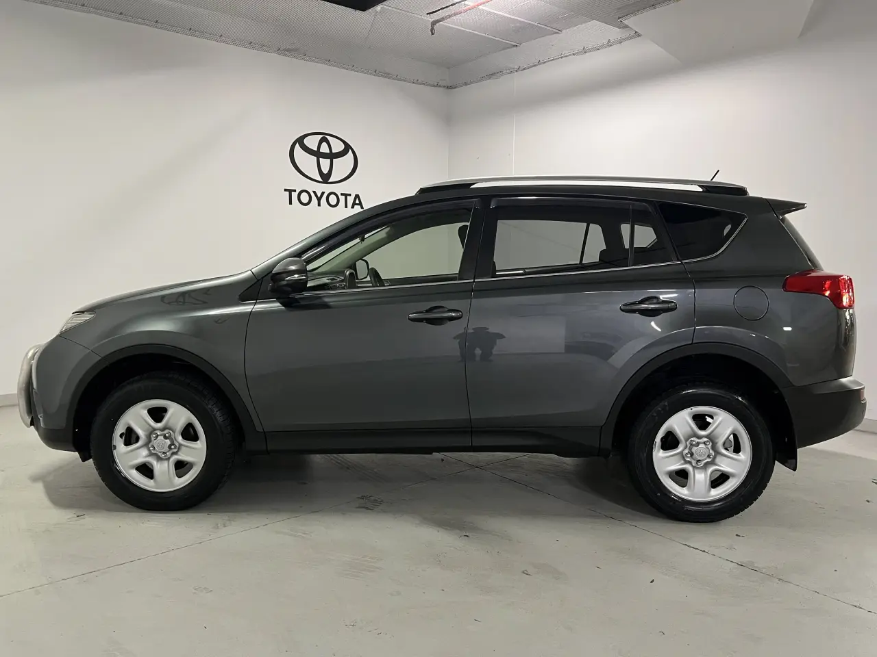 2014 TOYOTA RAV4 Gallery Image 9