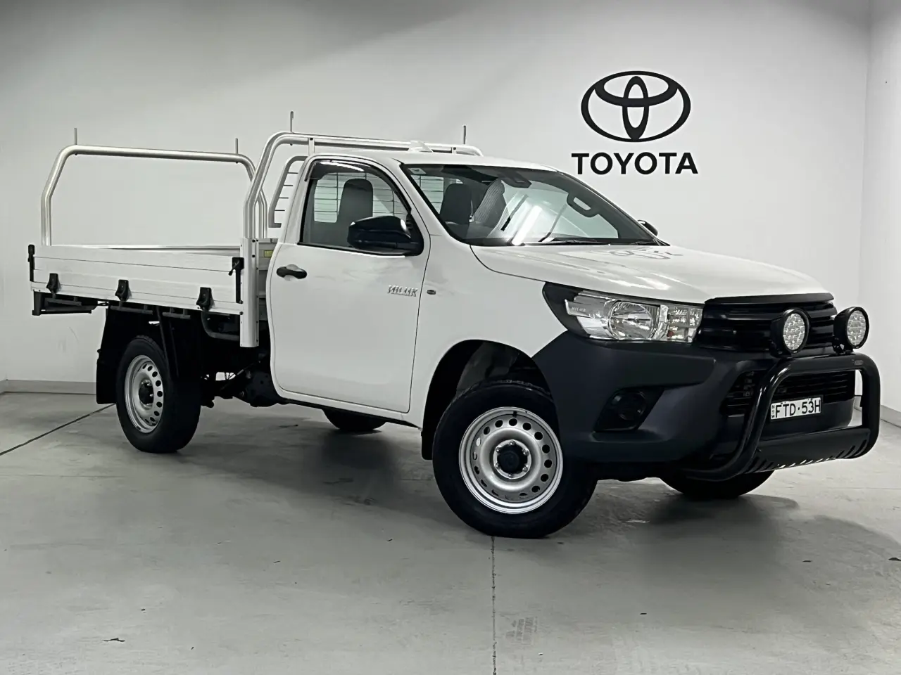 2021 TOYOTA HILUX Gallery Image 1