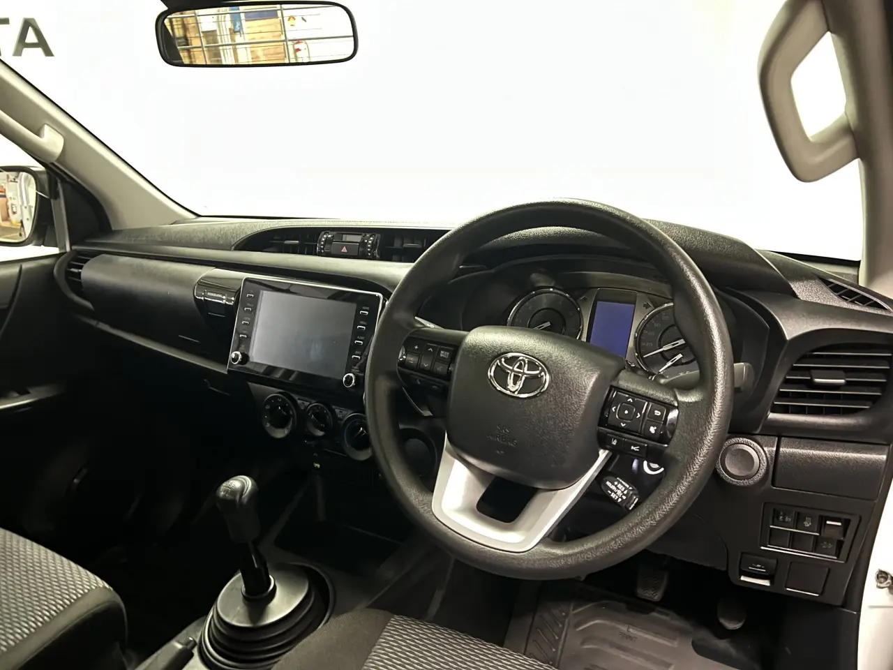 2021 TOYOTA HILUX Gallery Image 10