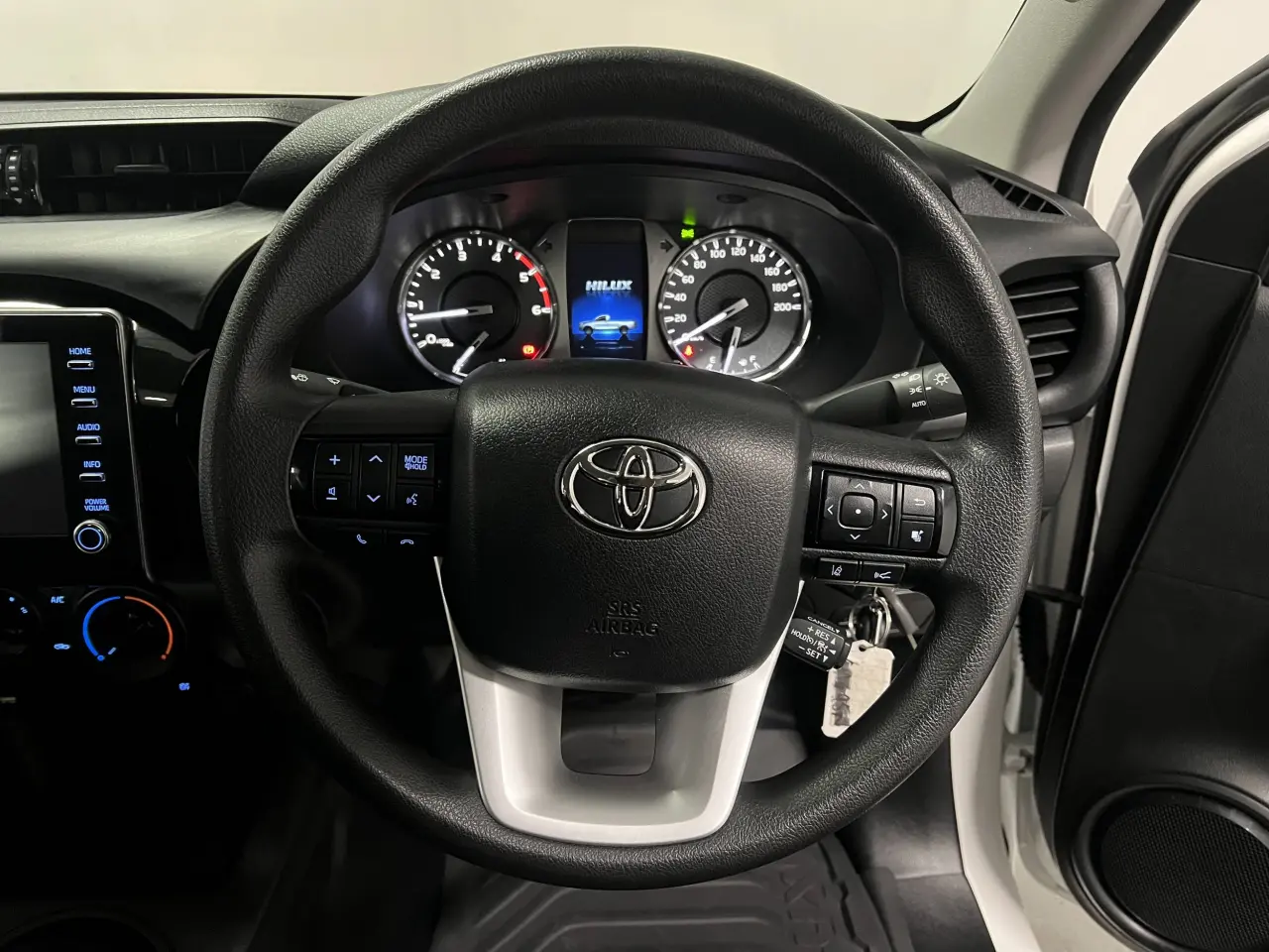 2021 TOYOTA HILUX Gallery Image 16