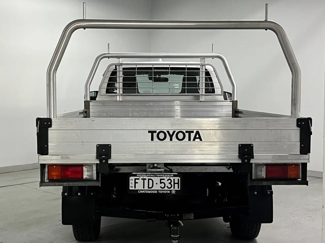 2021 TOYOTA HILUX Gallery Image 7