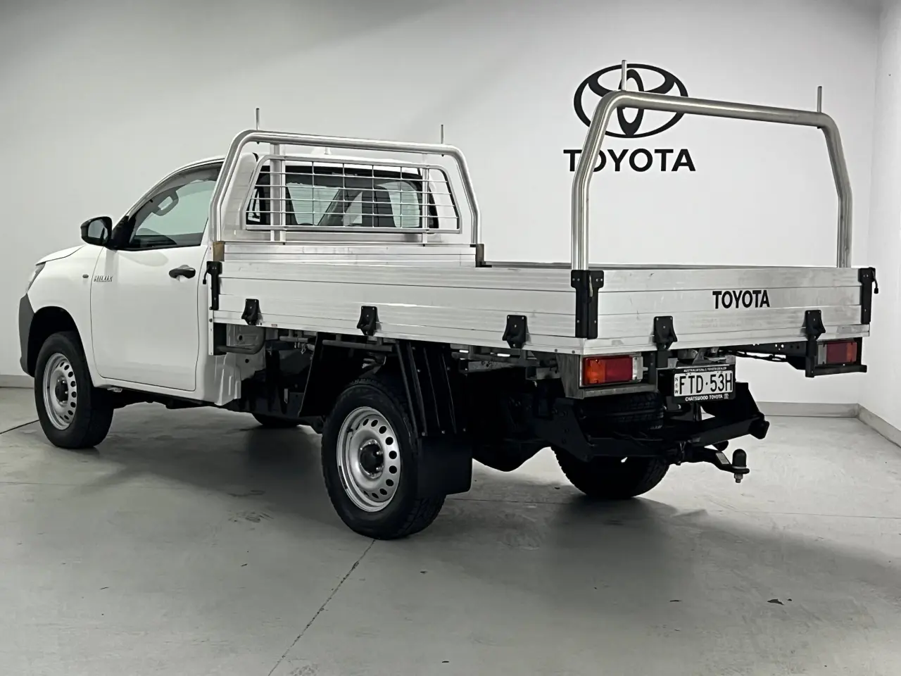 2021 TOYOTA HILUX Gallery Image 8