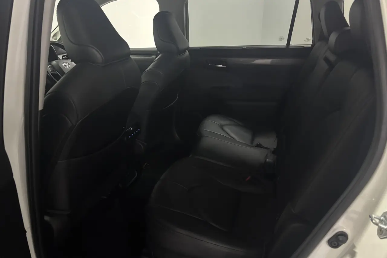 2021 Toyota Kluger Gallery Image 15