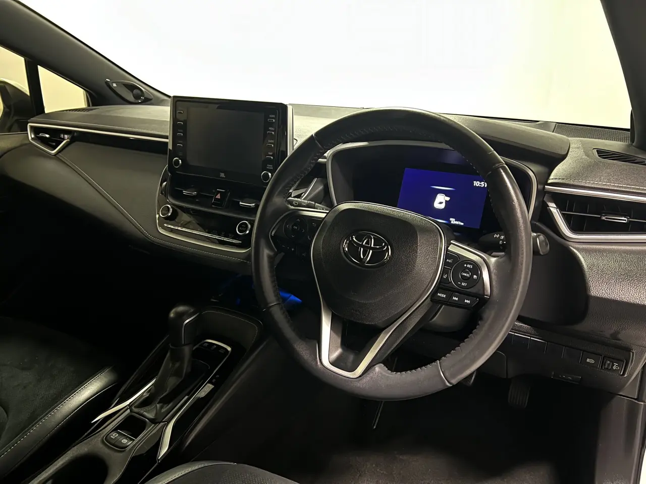 2021 TOYOTA COROLLA Gallery Image 10