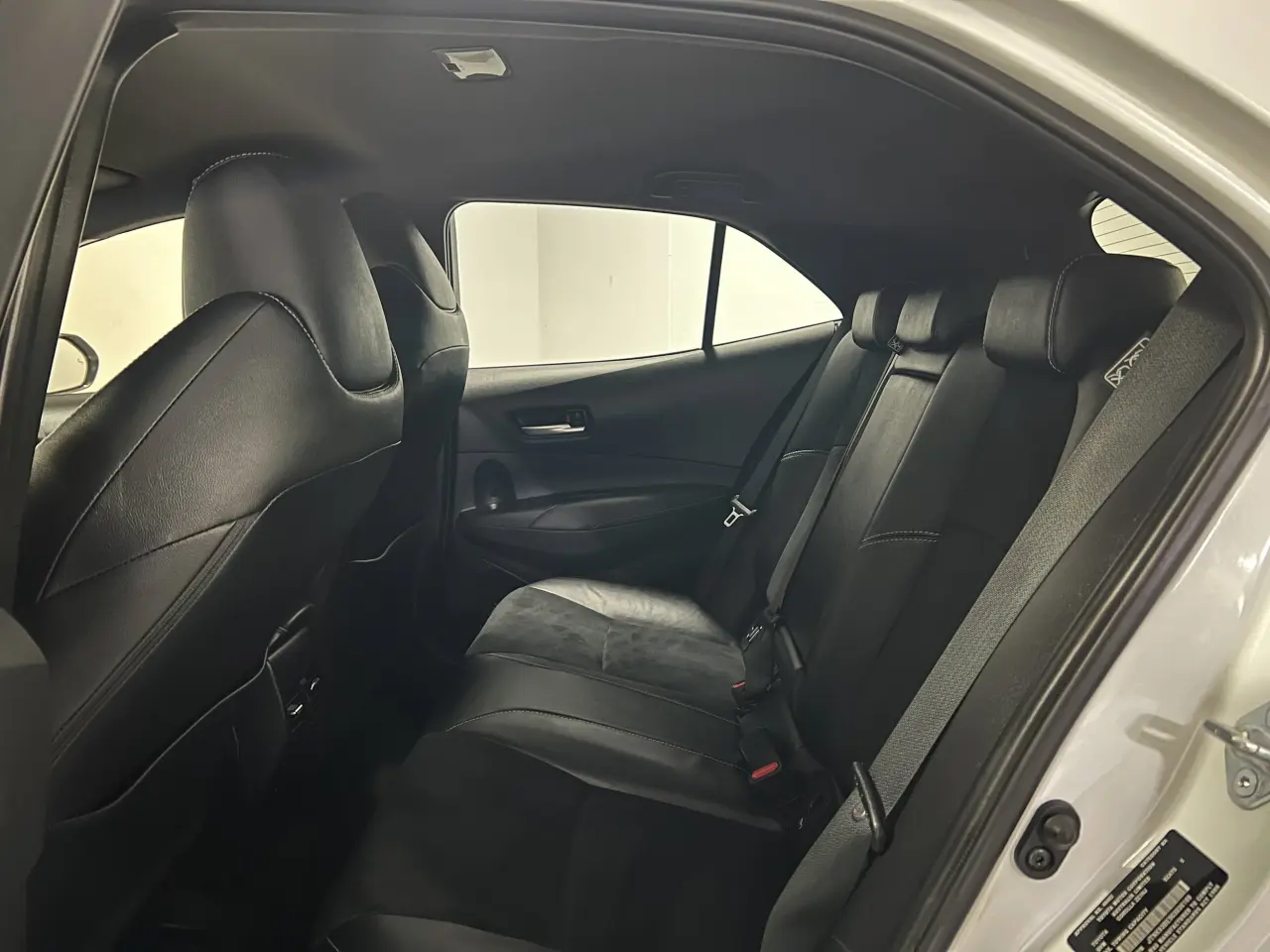 2021 TOYOTA COROLLA Gallery Image 13