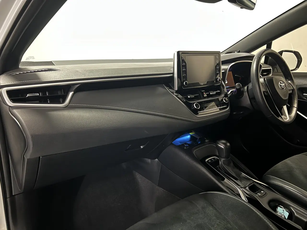 2021 TOYOTA COROLLA Gallery Image 14