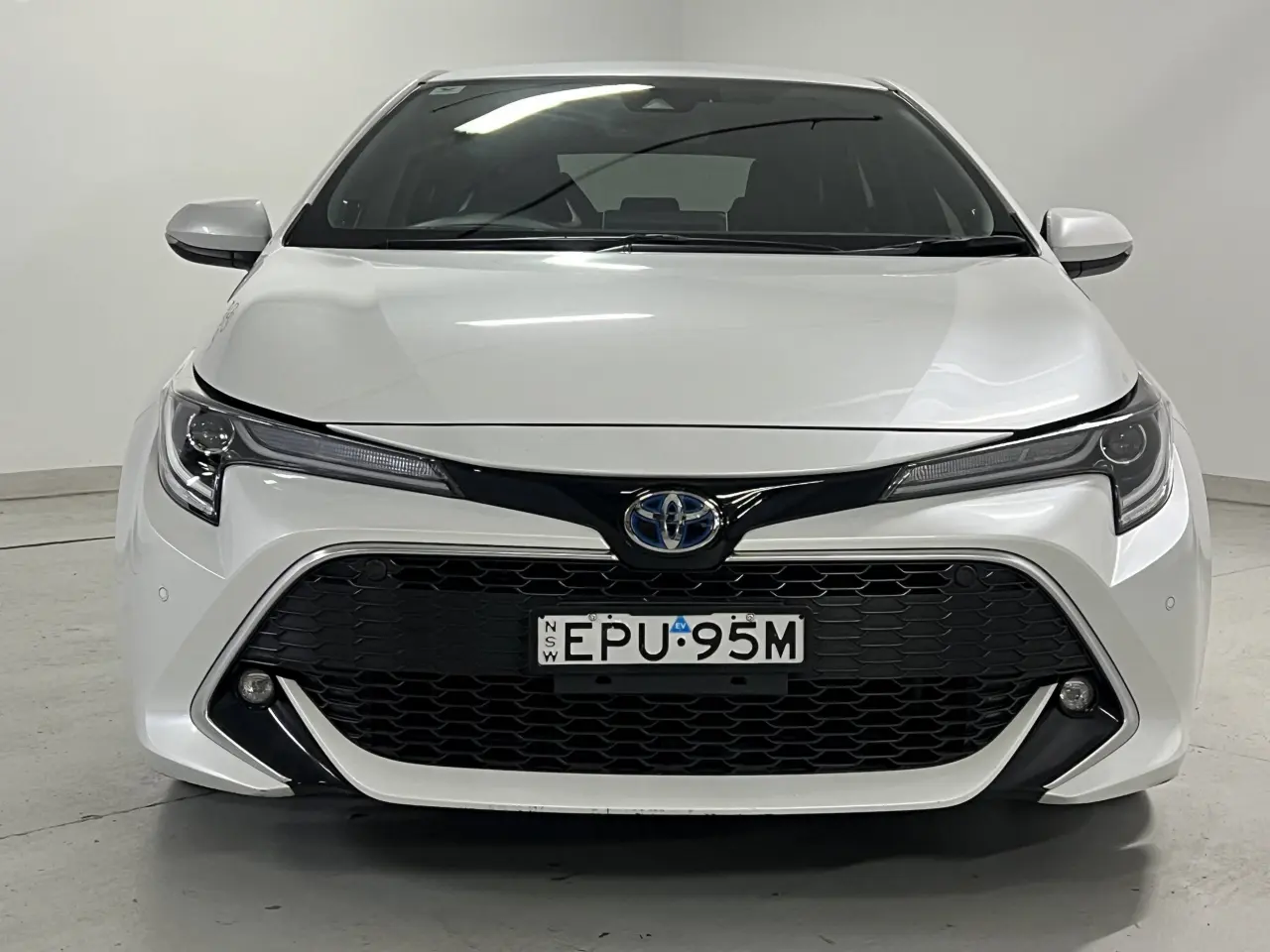 2021 TOYOTA COROLLA Gallery Image 3