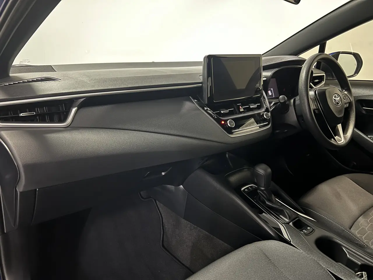 2023 TOYOTA COROLLA Gallery Image 14