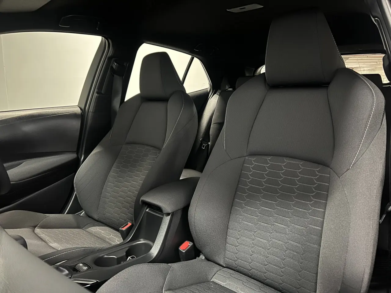 2023 TOYOTA COROLLA Gallery Image 15