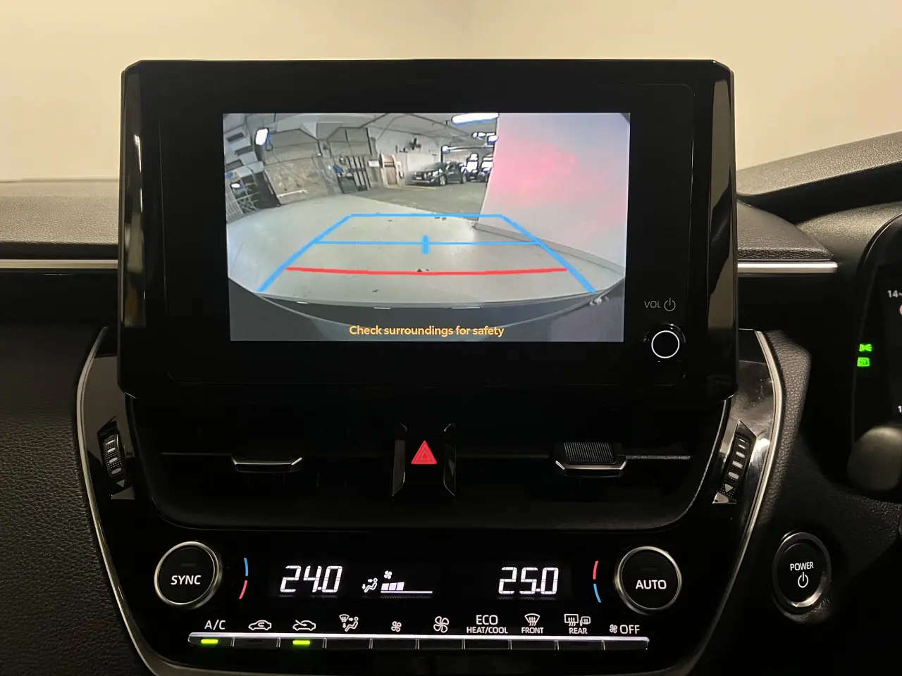 2023 TOYOTA COROLLA Gallery Image 18