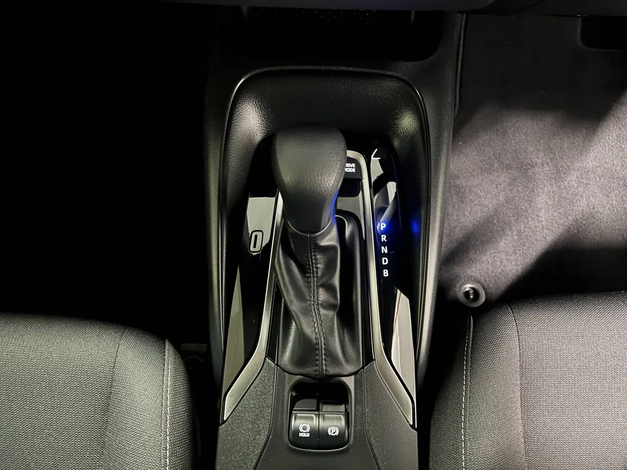 2023 TOYOTA COROLLA Gallery Image 19