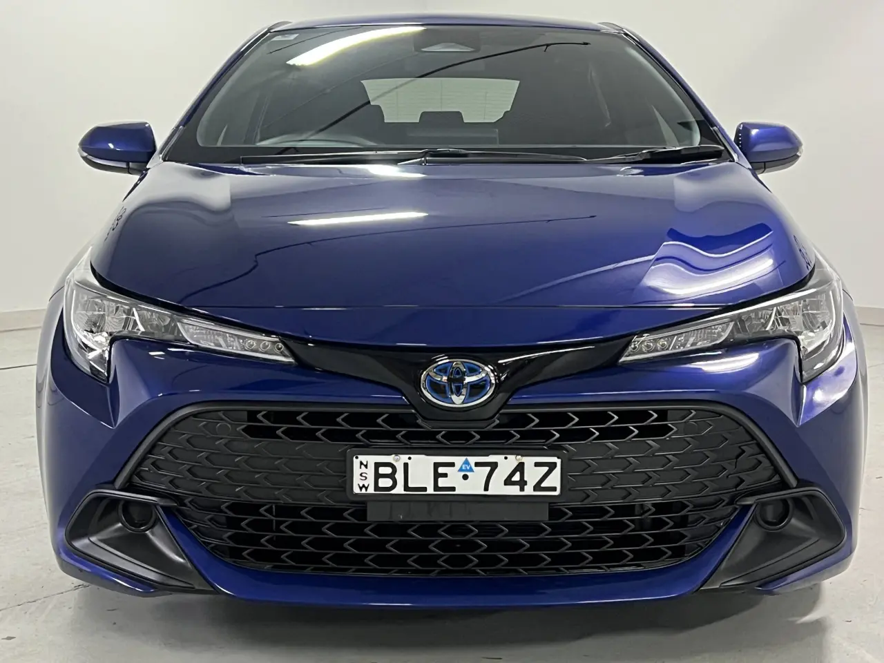 2023 TOYOTA COROLLA Gallery Image 3