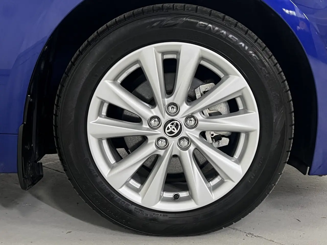2023 TOYOTA COROLLA Gallery Image 5