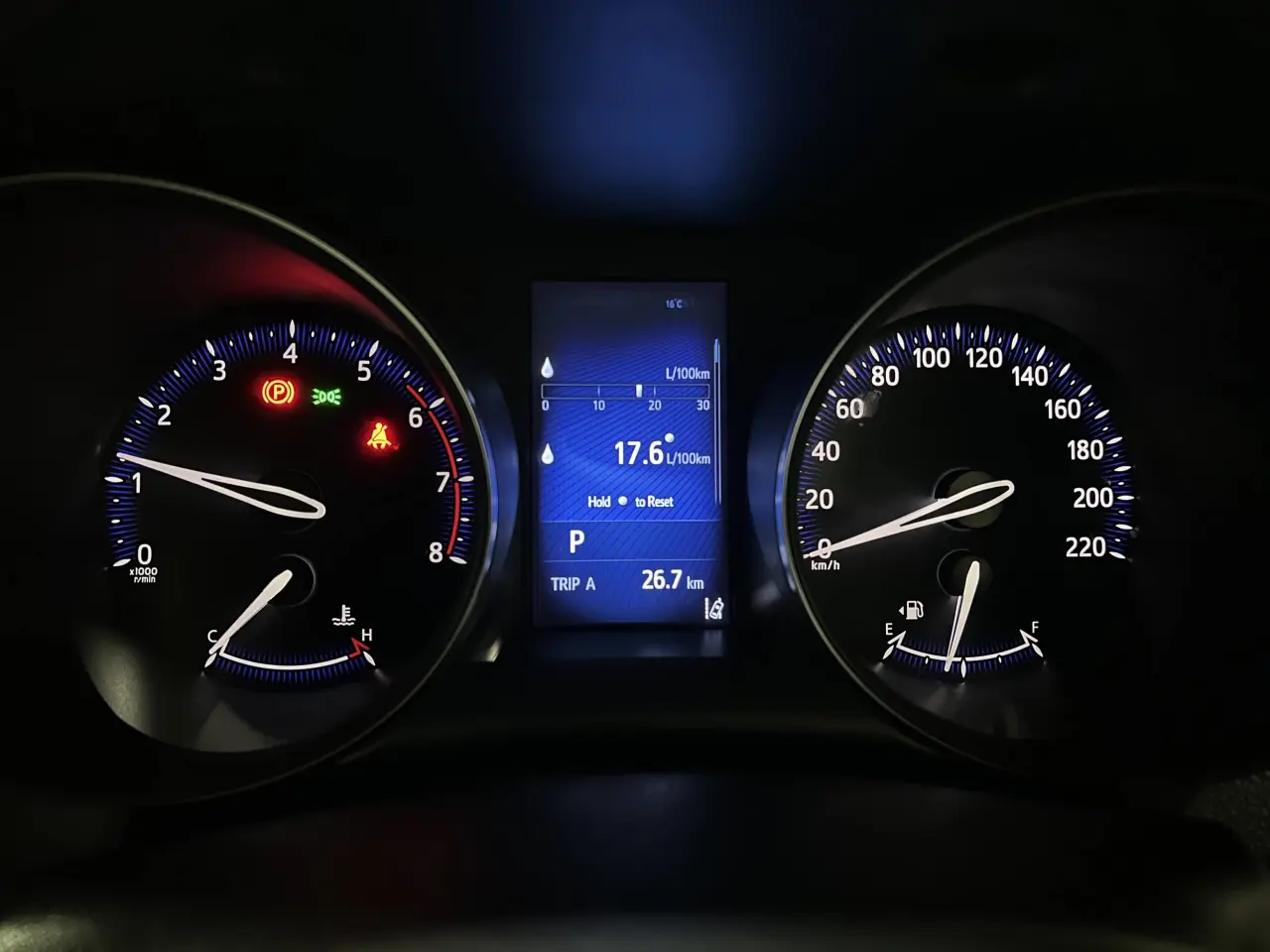 2017 TOYOTA C-HR Gallery Image 17