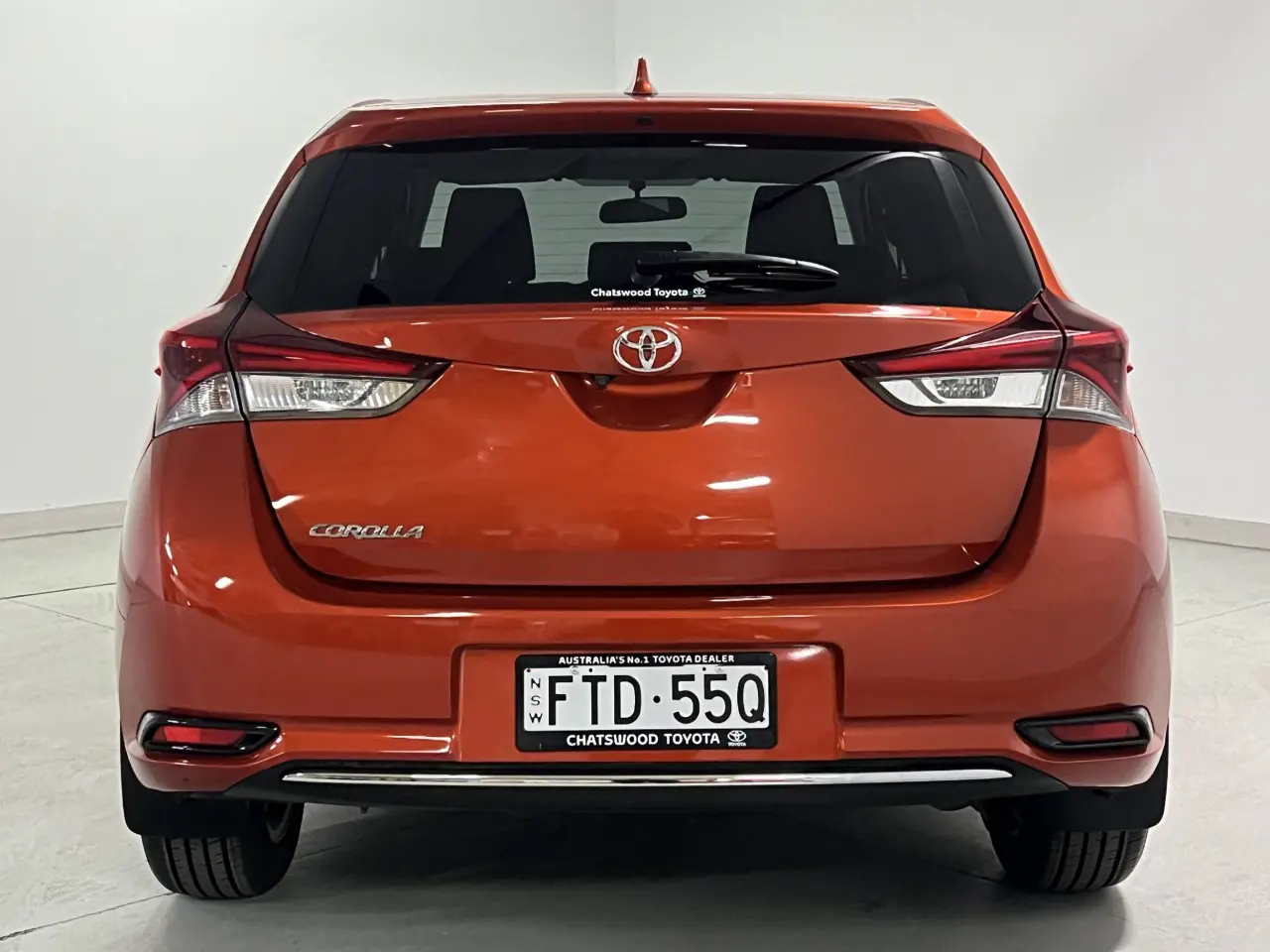 2017 TOYOTA COROLLA Gallery Image 7