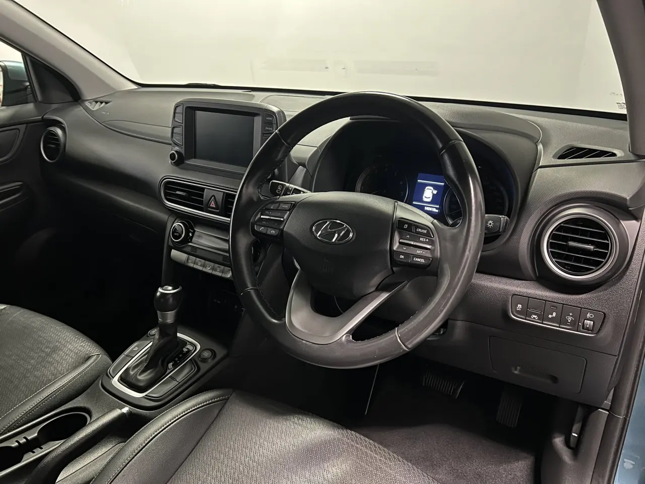2017 HYUNDAI KONA Gallery Image 10